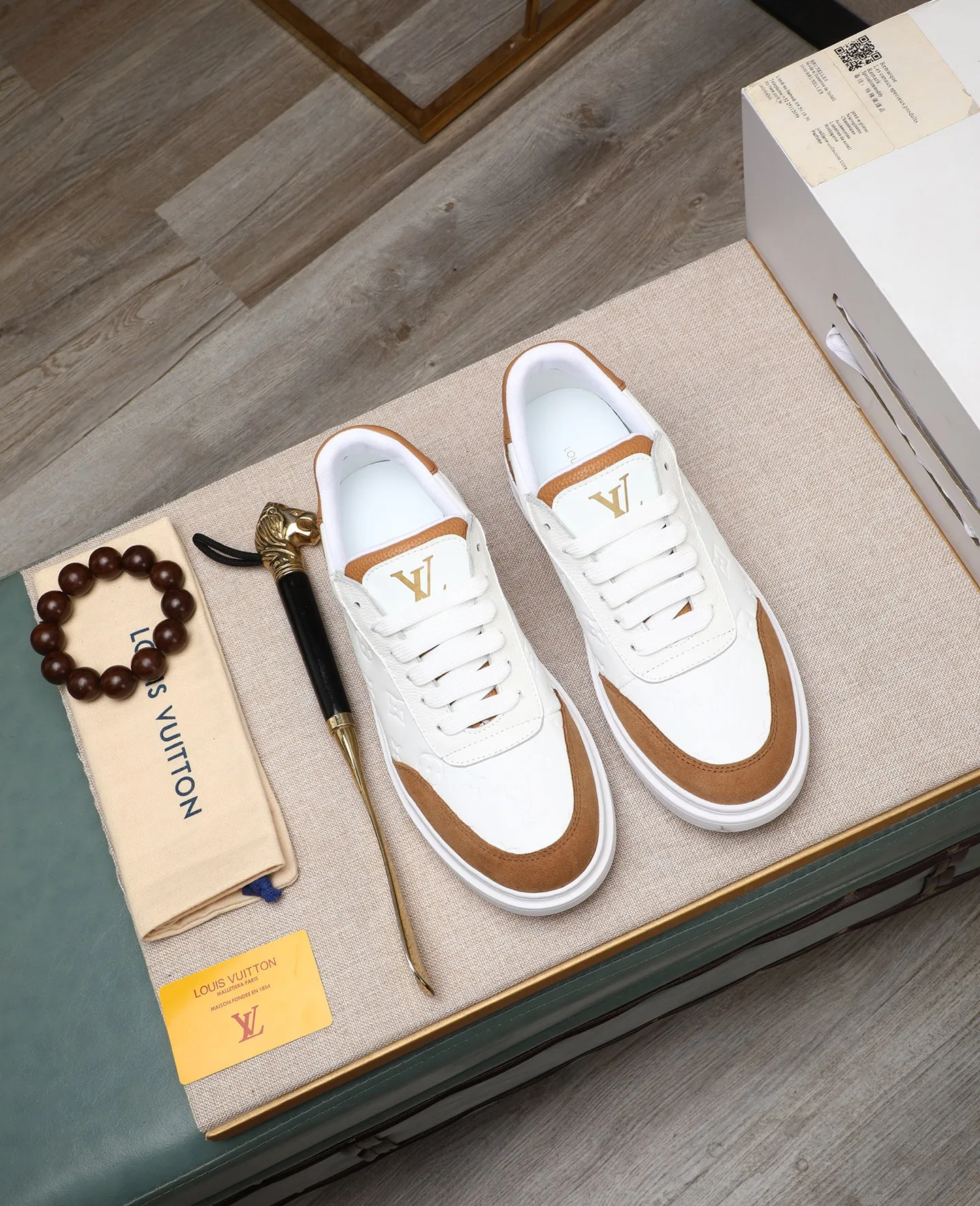 Men's shoes 💰540 📛📛【LOUIS VUITTON】Louis Vuitton new product👟Milan fashion catwalk style🇰🇾🇰🇾LV family logo, celebrity style, a must-have for fashionistas⚠️Classic presbyopia flower➕Water-dyed cow lining➕Special outsole👞Number 38-44 (45 46 custom-made)